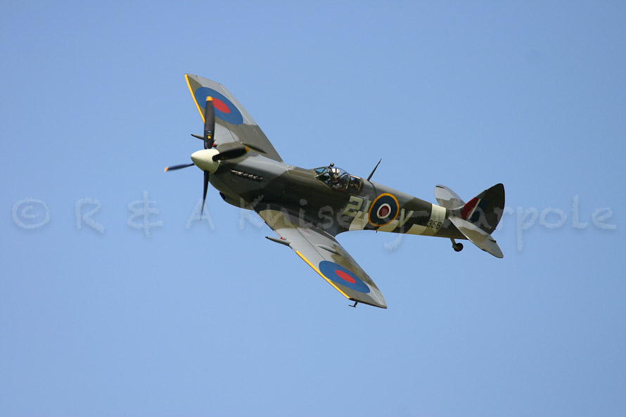 Mk lX Spitfire MK356 LF.lX