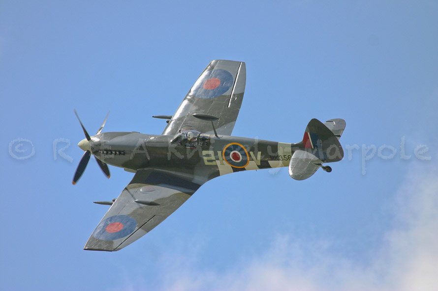 Mk lX Spitfire MK356 LF.lX