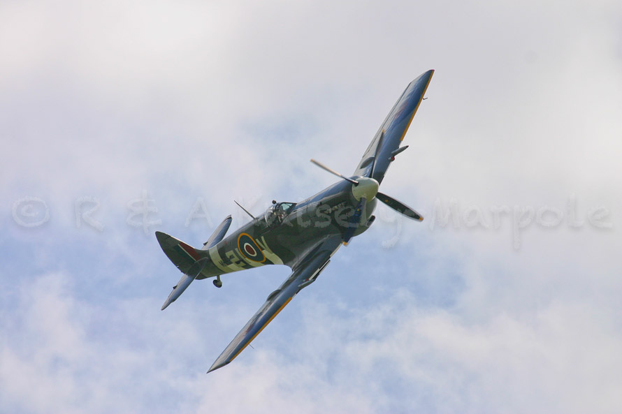 Mk lX Spitfire MK356 LF.lX