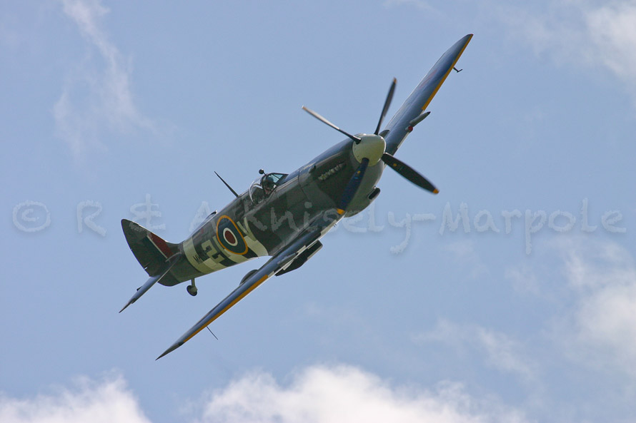 Mk lX Spitfire MK356 LF.lX